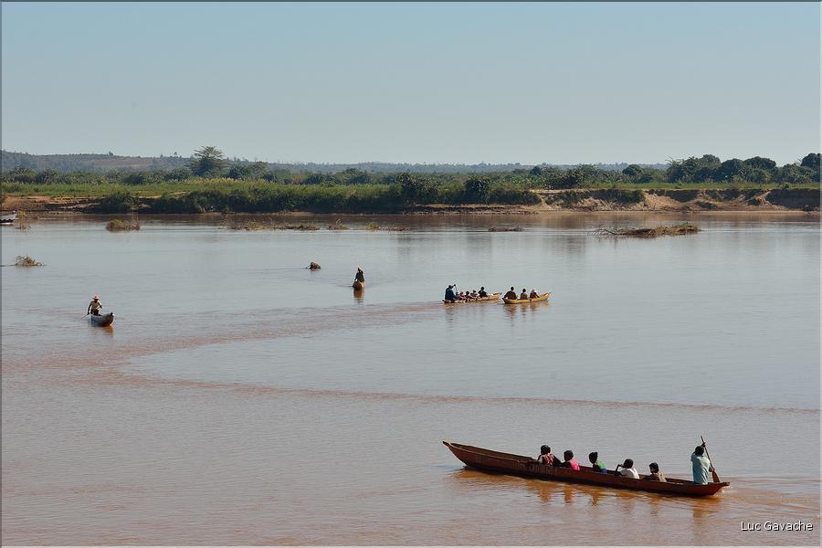 En remontant le fleuve Tsiribihinia jusqu'à Belo. (4)