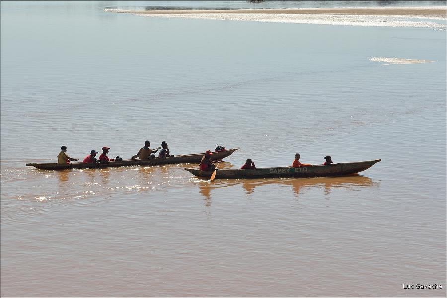 En remontant le fleuve Tsiribihinia jusqu'à Belo. (7)