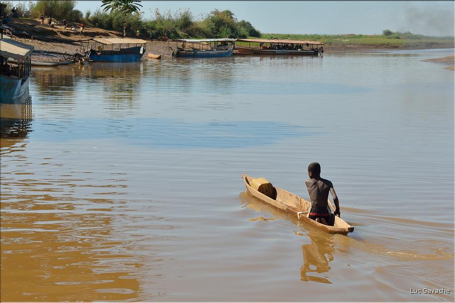 En remontant le fleuve Tsiribihinia jusqu'à Belo. (53)
