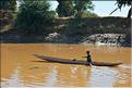 En remontant le fleuve Tsiribihinia jusqu'à Belo. (60)