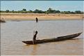 En remontant le fleuve Tsiribihinia jusqu'à Belo. (75)