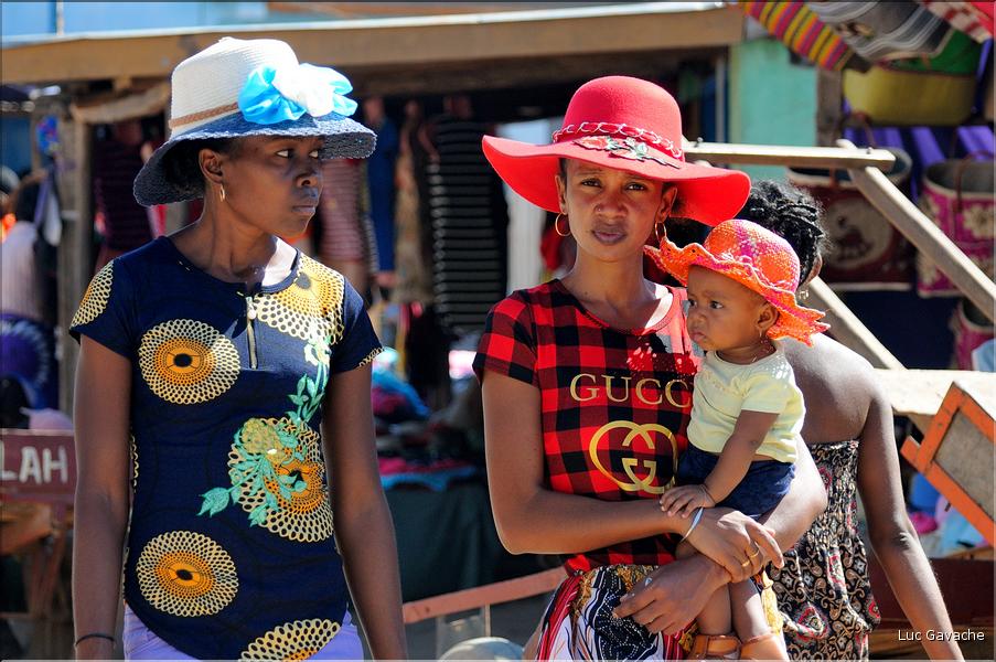 Dans les rues de Belo-sur-Tsiribihinia. (10)