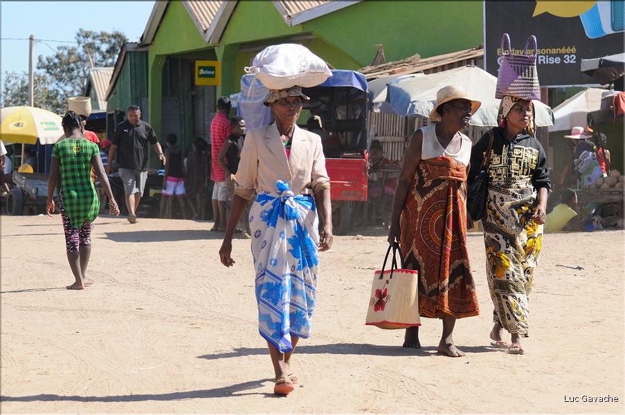 Dans les rues de Belo-sur-Tsiribihinia. (11)