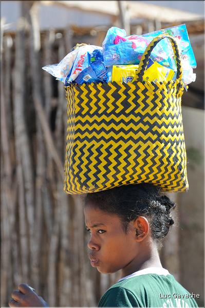 Dans les rues de Belo-sur-Tsiribihinia. (45)