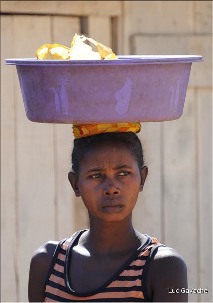 Dans les rues de Belo-sur-Tsiribihinia. (48)