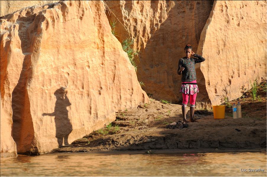 La rivière Manambolo coule à proximité des Tsingy. (10)