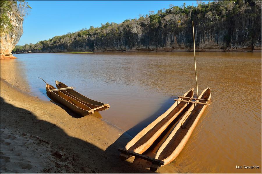 La rivière Manambolo coule à proximité des Tsingy. (23)