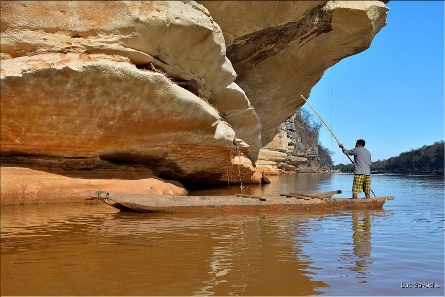 La rivière Manambolo coule à proximité des Tsingy. (38)