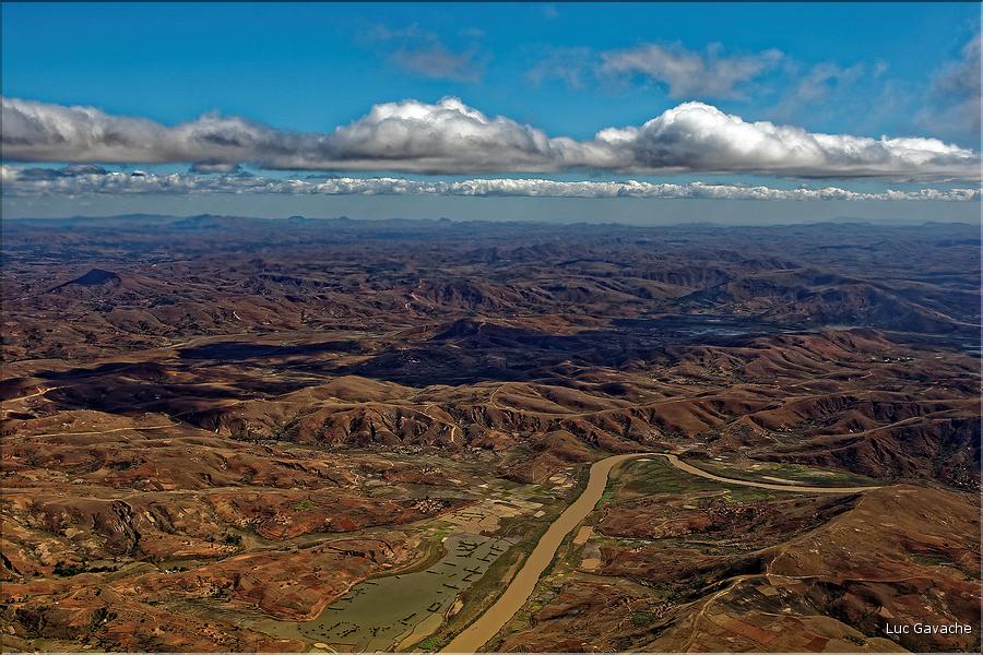 Les environs de Antananarivo vu d'avion. (2)