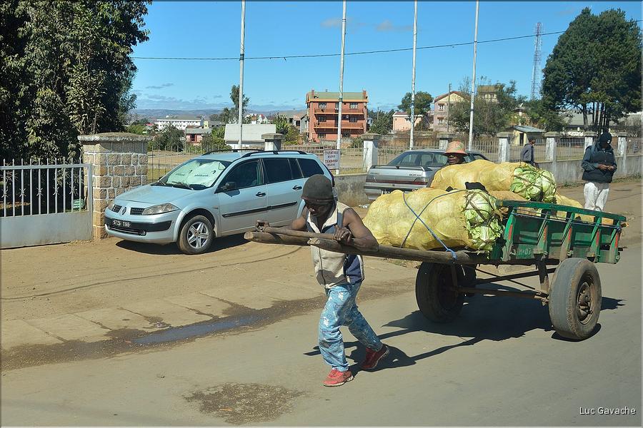 Le long de la route entre Antananarivo et Antsirabe. (39)