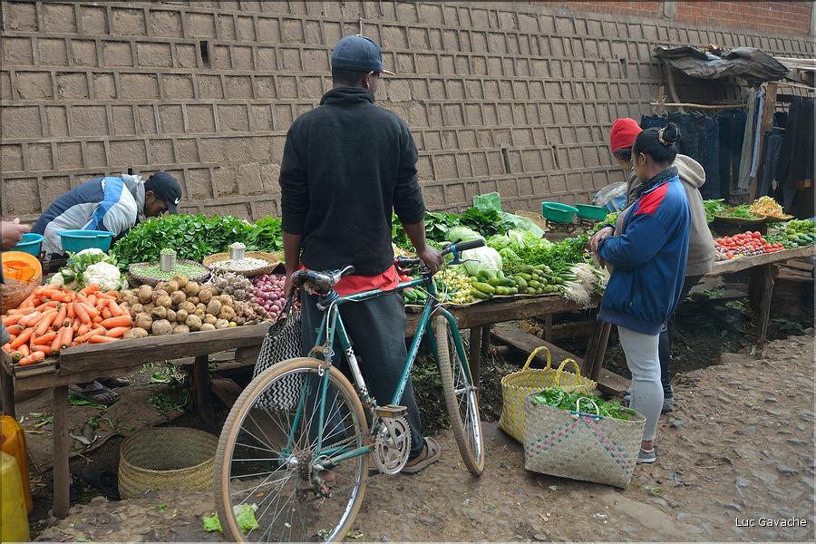 Dans les rues d'Antsirabe. (4)