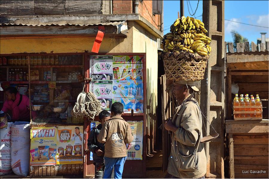 Dans les rues d'Antsirabe. (13)