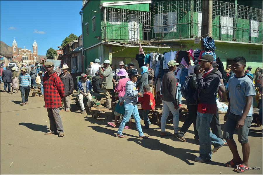 Sur la route entre Antsirabe et Miandrivazo. (8)