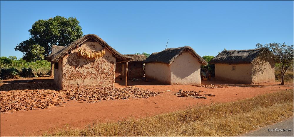 Sur la route entre Antsirabe et Miandrivazo. (18)