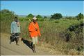 Scènes de vie le long de la route entre Miandrivazo et Morondava. (1)