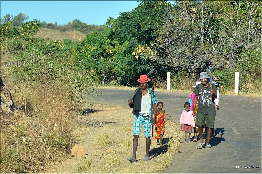 Scènes de vie le long de la route entre Miandrivazo et Morondava. (10)