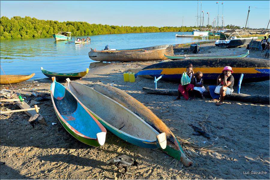 Le petit port de Morondava.  (2)