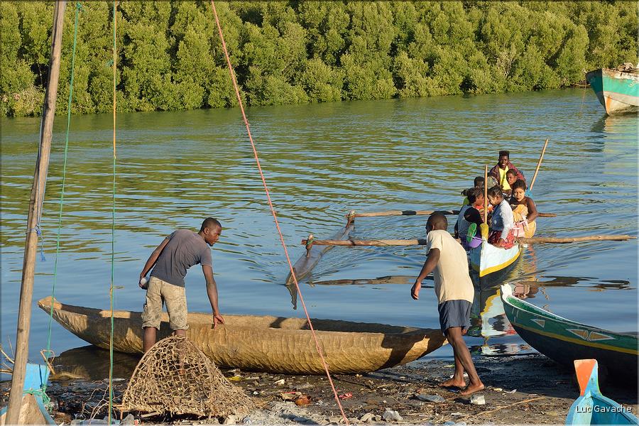 Le petit port de Morondava.  (4)