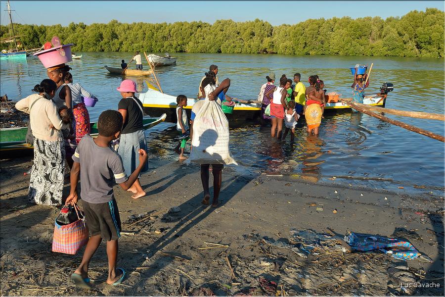 Le petit port de Morondava.  (6)