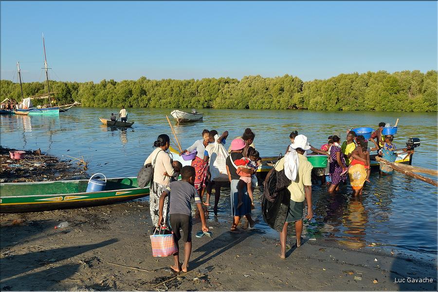 Le petit port de Morondava.  (7)