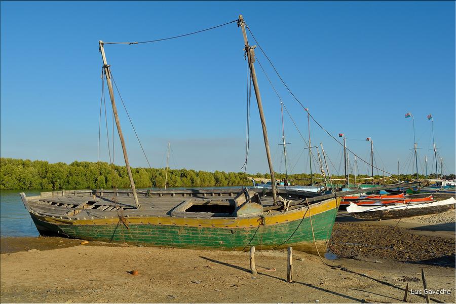 Le petit port de Morondava.  (10)