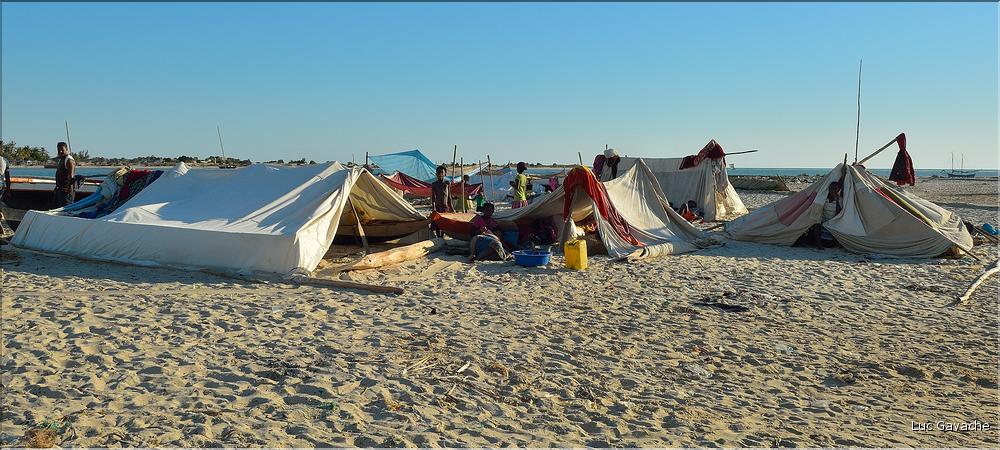 Le petit port de Morondava.  (12)