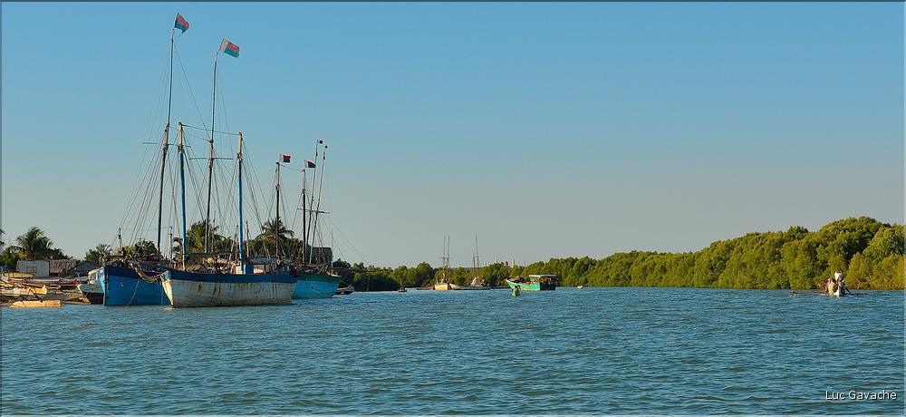 Le petit port de Morondava.  (22)