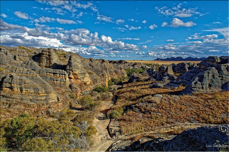 Le Parc National d'Isalo est composé de grès, résultant d'anciens fond marins, qui remontent au jurassique. (22)