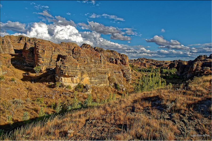 Le Parc National d'Isalo est composé de grès, résultant d'anciens fond marins, qui remontent au jurassique. (29)
