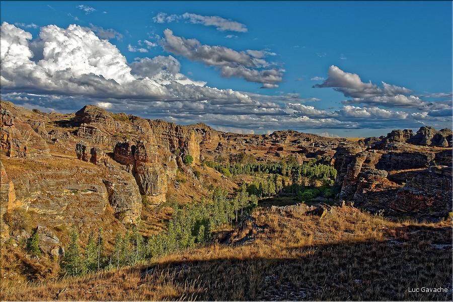 Le Parc National d'Isalo est composé de grès, résultant d'anciens fond marins, qui remontent au jurassique. (30)