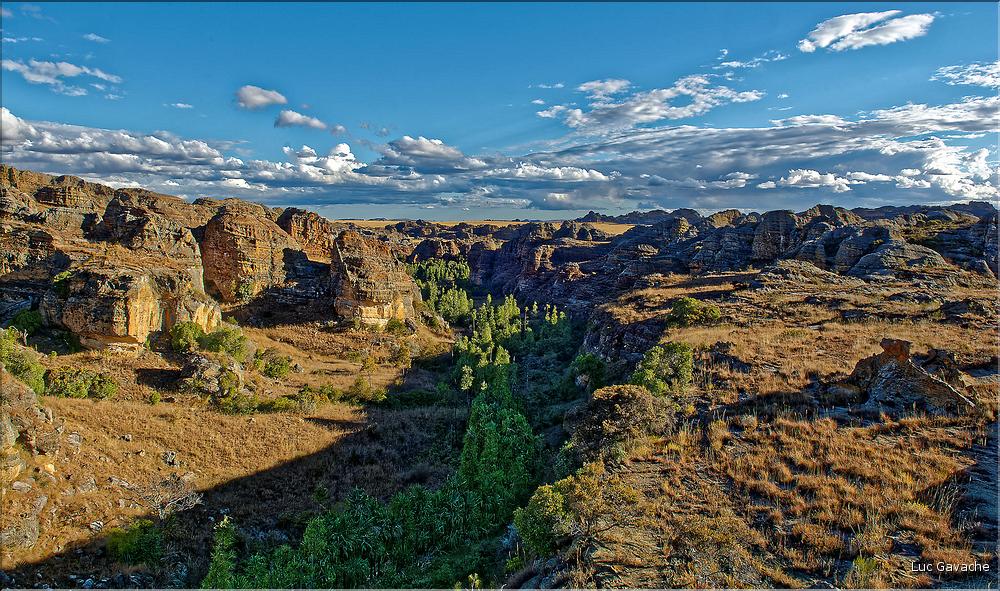 Le Parc National d'Isalo est composé de grès, résultant d'anciens fond marins, qui remontent au jurassique. (34)