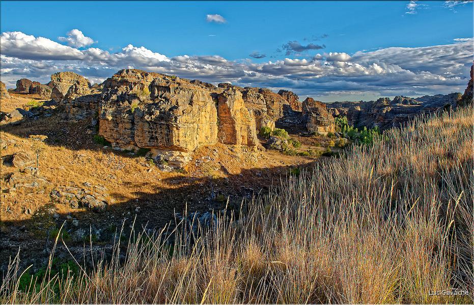 Le Parc National d'Isalo est composé de grès, résultant d'anciens fond marins, qui remontent au jurassique. (38)