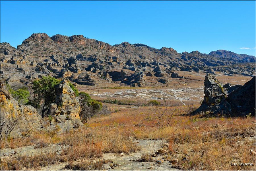 Le Parc National d'Isalo est composé de grès, résultant d'anciens fond marins, qui remontent au jurassique. (62)