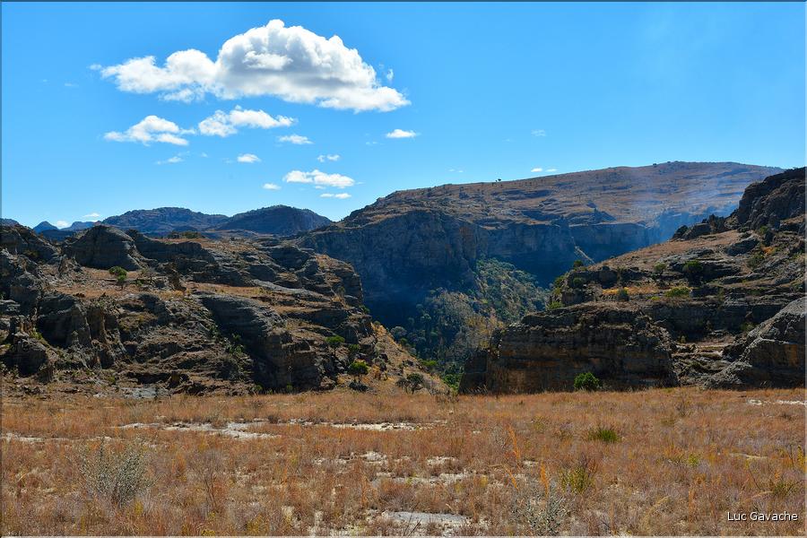 Le Parc National d'Isalo est composé de grès, résultant d'anciens fond marins, qui remontent au jurassique. (87)