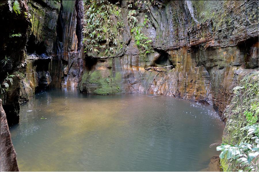 Le Parc National d'Isalo est composé de grès, résultant d'anciens fond marins, qui remontent au jurassique. (95)