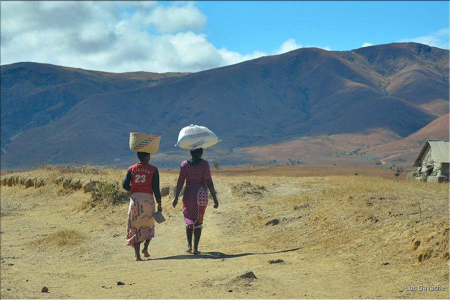 Le long de la route entre Ranohira et Anja. (14)