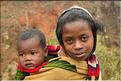 Sur la route entre Fianarantsoa et Ambositra se succèdent les villages des hautes terres.  (38)