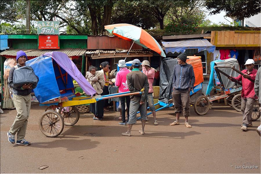 La ville d'Ambositra avec ses rues animées. (5)
