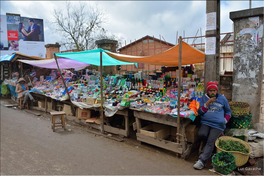 La ville d'Ambositra avec ses rues animées. (12)