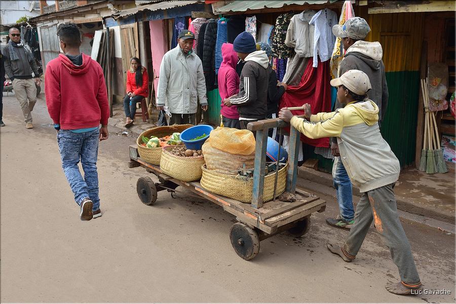 La ville d'Ambositra avec ses rues animées. (17)