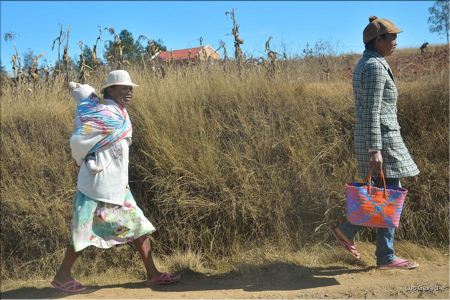 Scènes de vie et paysages sur la route entre Antsirabe et Antananarivo (7)