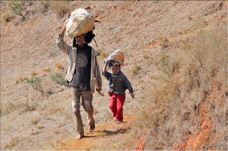 Scènes de vie et paysages sur la route entre Antsirabe et Antananarivo (16)