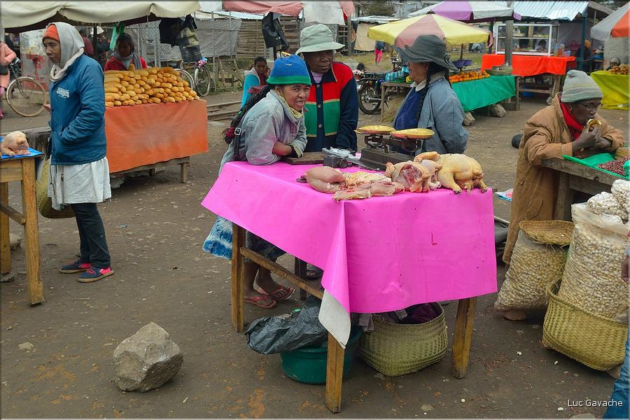 Scènes de vie et paysages sur la route entre Antsirabe et Antananarivo. (25)