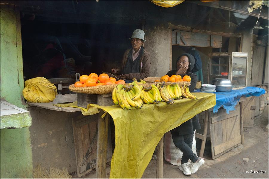 Scènes de vie et paysages sur la route entre Antsirabe et Antananarivo. (31)