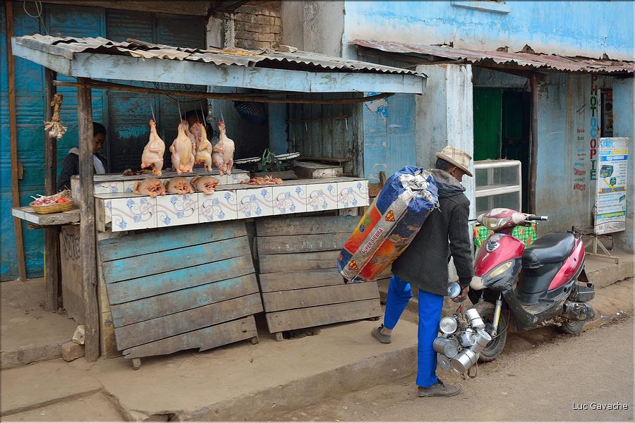 Scènes de vie et paysages sur la route entre Antsirabe et Antananarivo. (36)