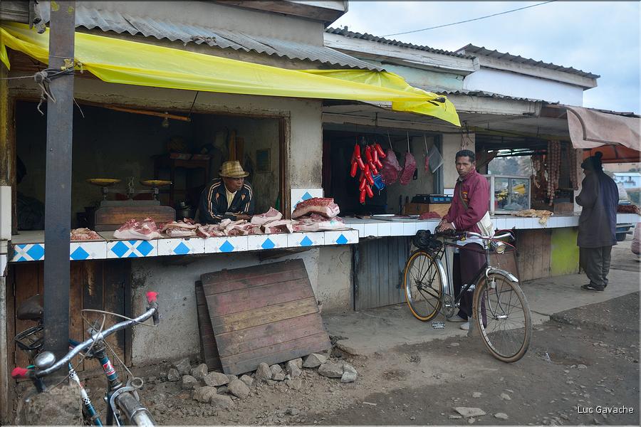 Scènes de vie et paysages sur la route entre Antsirabe et Antananarivo. (38)