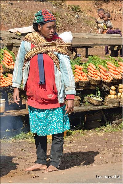 La richesse des terres entre Antsirabe et Antananarivo concentre d'importantes cultures maraîchères. (12)
