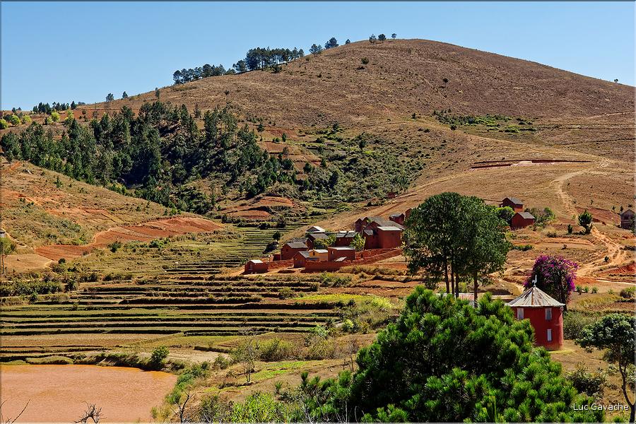 Sur la route entre Antananarivo et le lémur's park. (7)