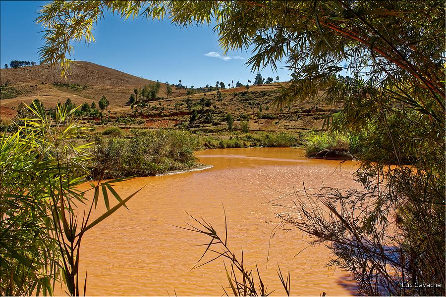 Sur la route entre Antananarivo et le lémur's park. (8)