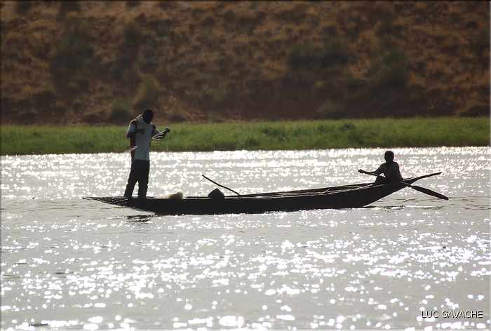 Le fleuve Niger reste une voie de communications importante pour les Maliens (6)